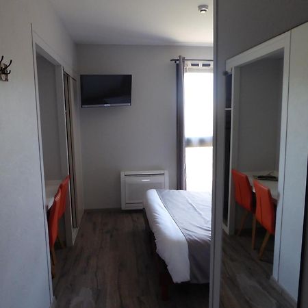 Auberge De La Paillere Lavours ภายนอก รูปภาพ