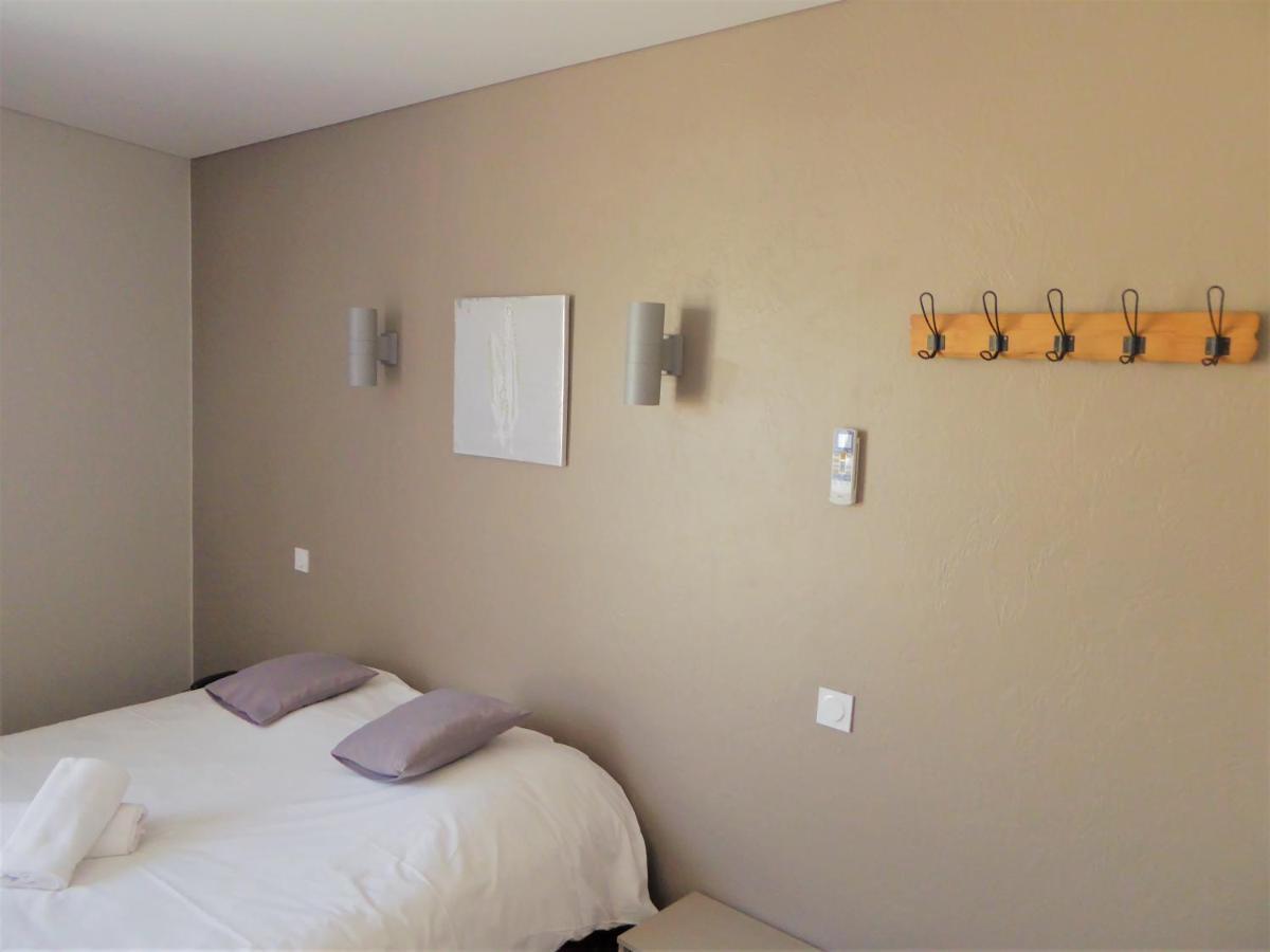 Auberge De La Paillere Lavours ภายนอก รูปภาพ