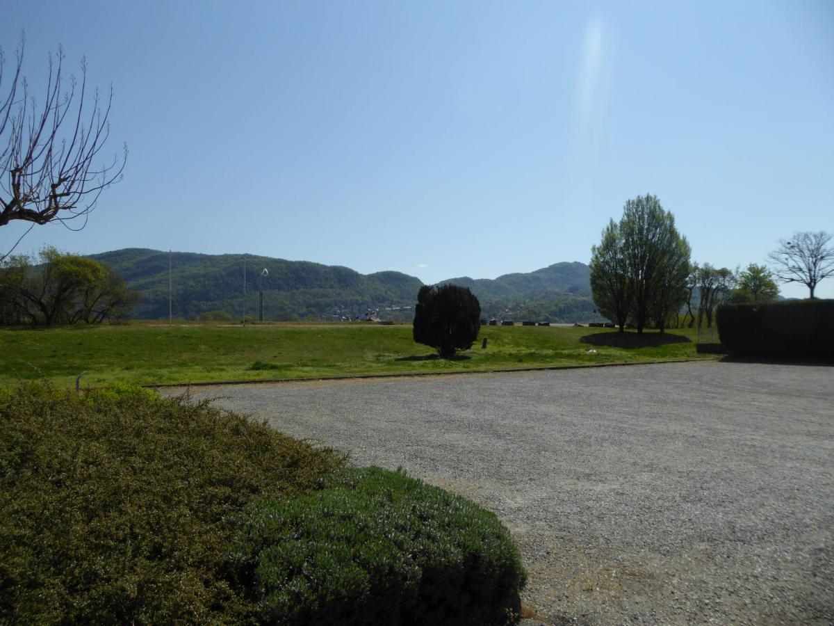 Auberge De La Paillere Lavours ภายนอก รูปภาพ