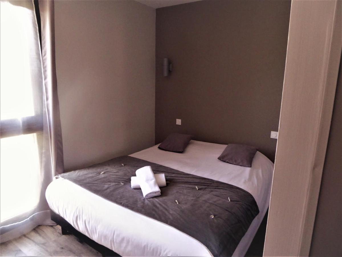 Auberge De La Paillere Lavours ภายนอก รูปภาพ