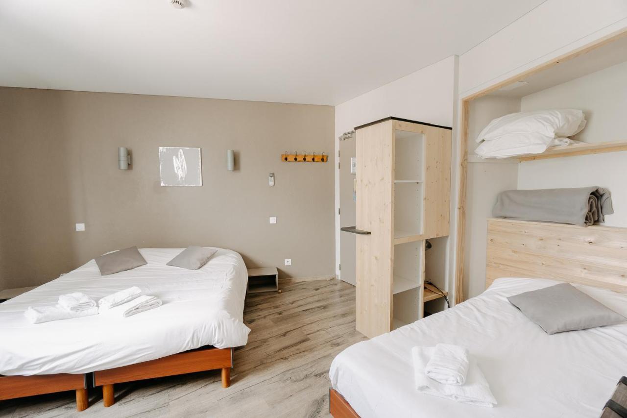 Auberge De La Paillere Lavours ภายนอก รูปภาพ