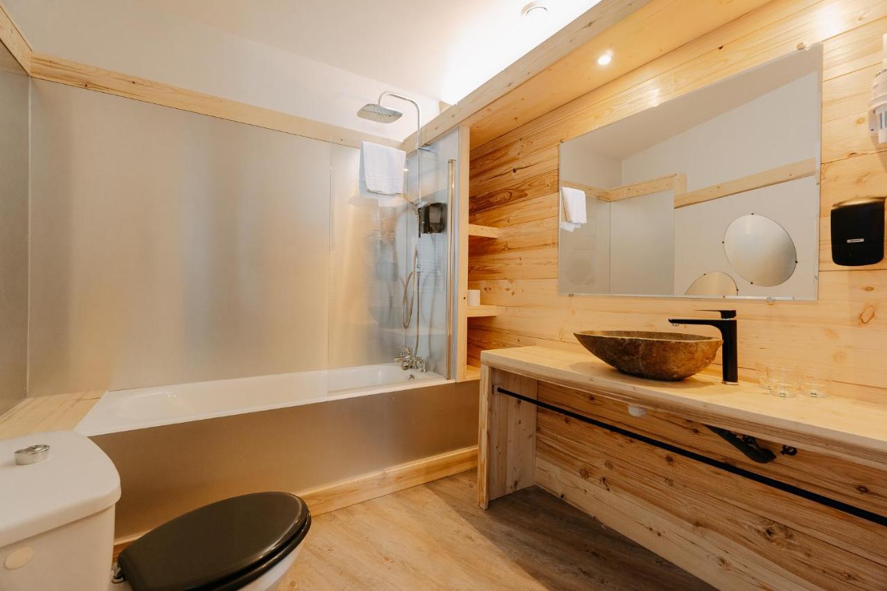 Auberge De La Paillere Lavours ภายนอก รูปภาพ